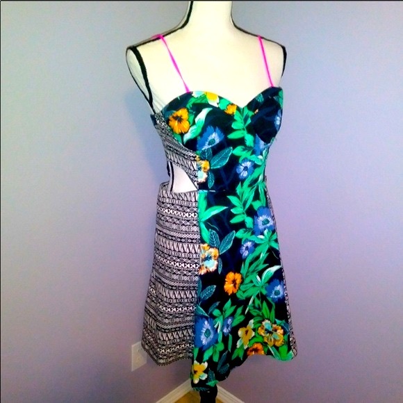 NWT Jealous Tomato sexy open side Hawaiian print mini dress - Picture 1 of 7